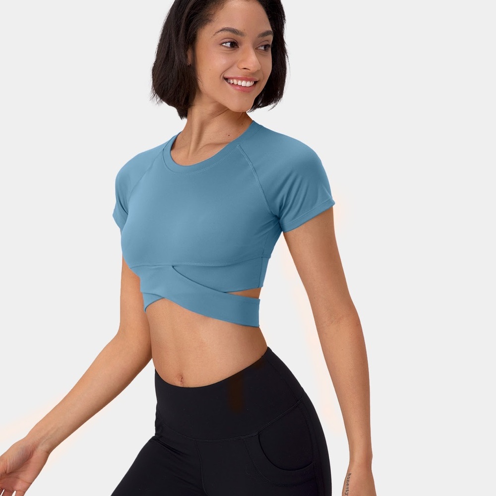 Halara Cloudful Crossover Hem Crop Top NWT